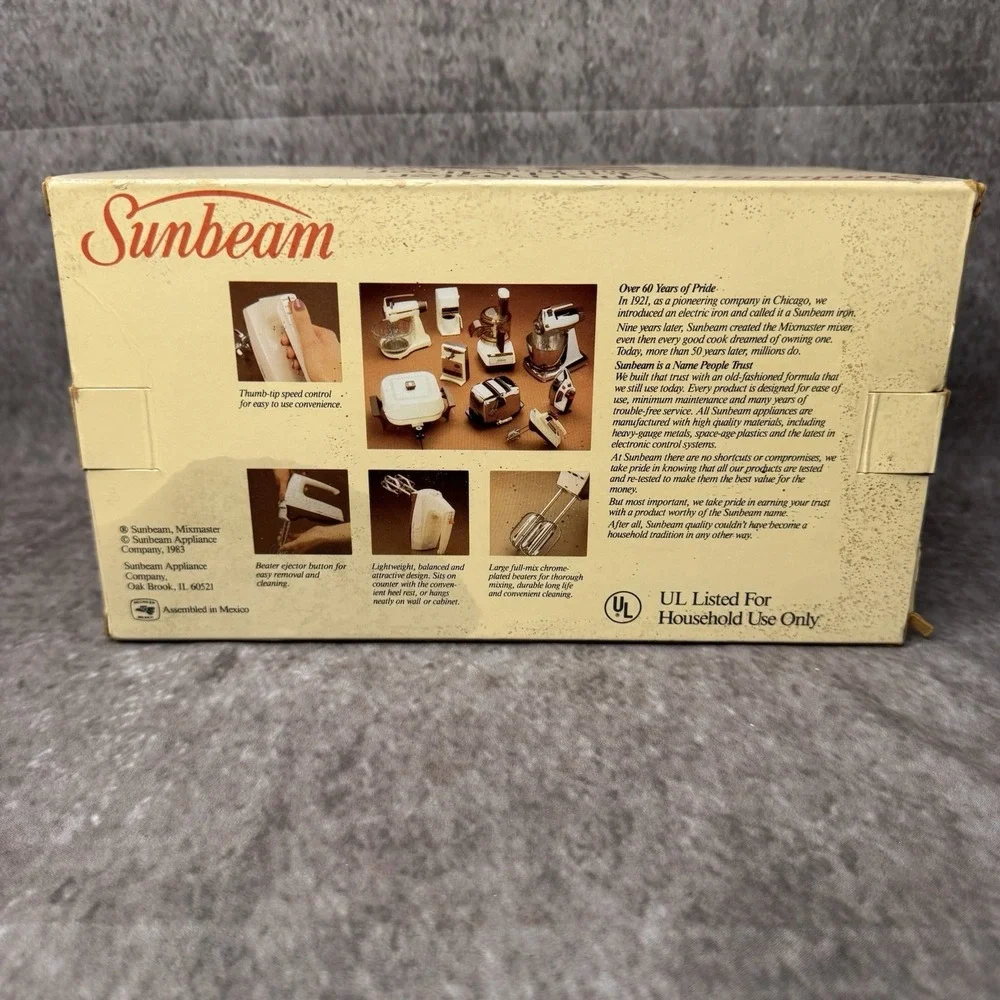 NOS Vintage 1983 Sunbeam Mixmaster Hand Mixer 3 Speeds Almond 03016